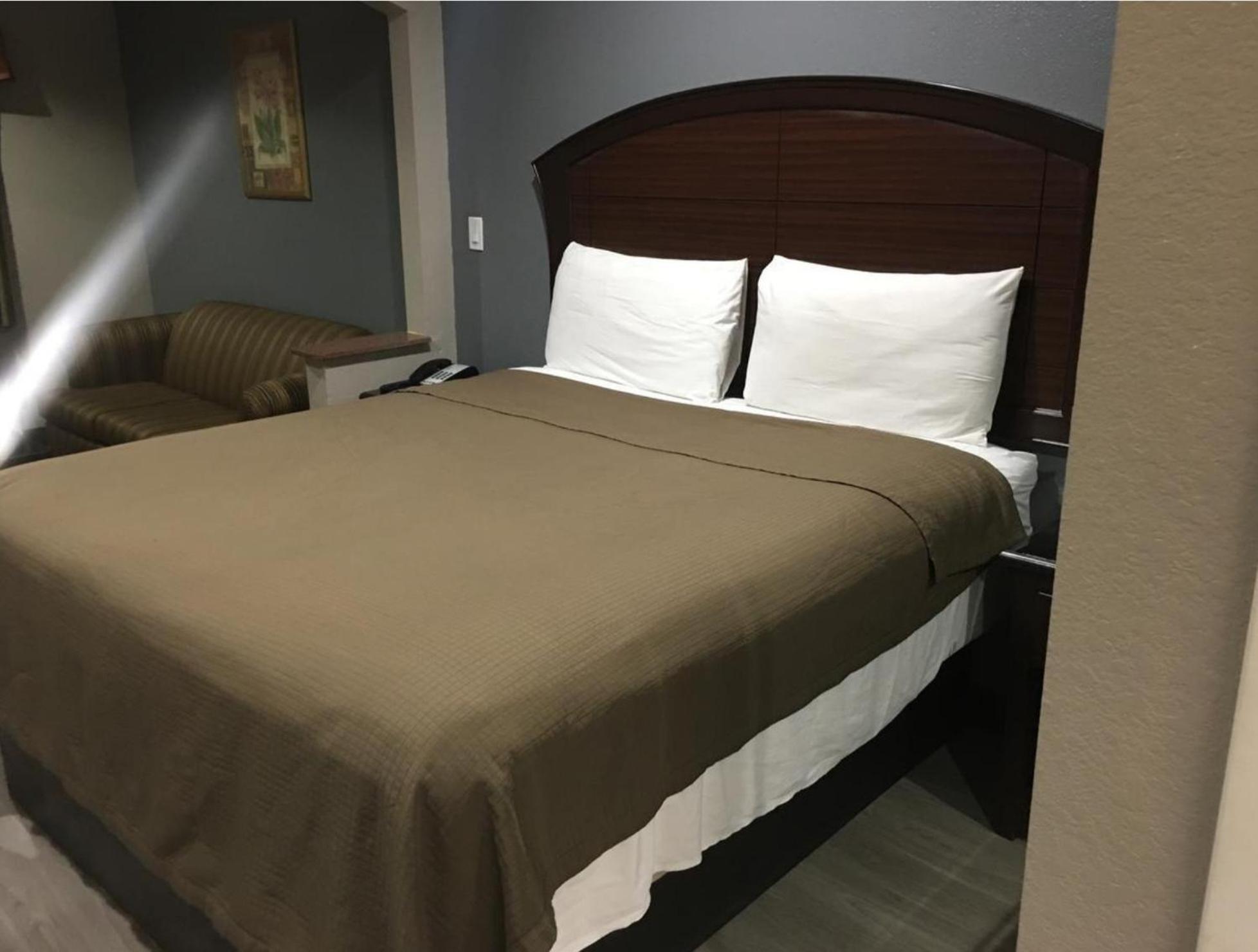 Regency Suites Iah Beltway 8 Houston Exteriör bild