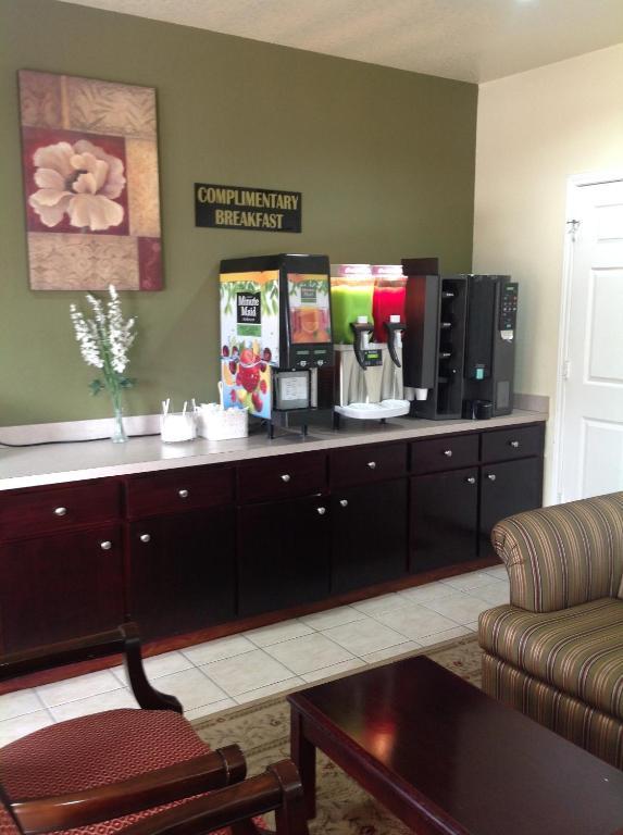 Regency Suites Iah Beltway 8 Houston Exteriör bild