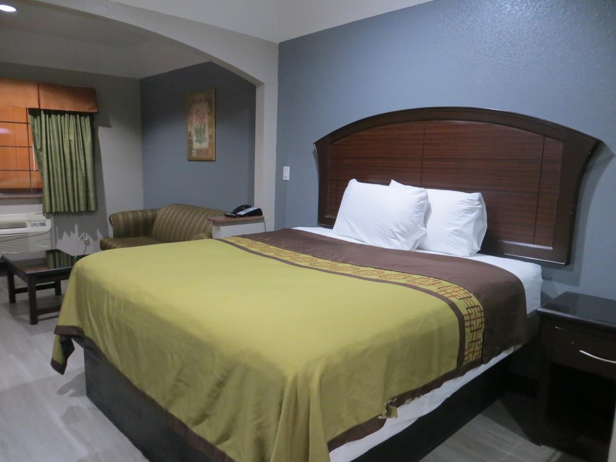 Regency Suites Iah Beltway 8 Houston Exteriör bild