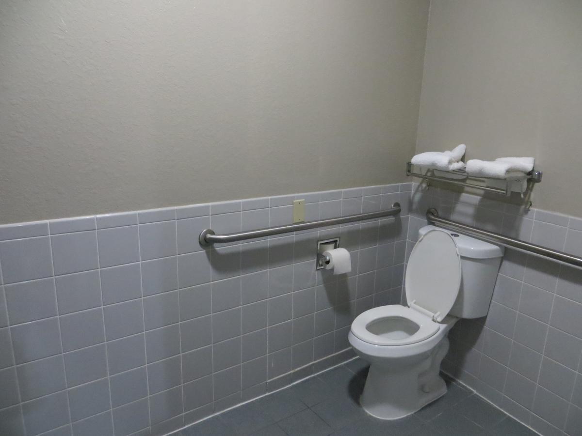 Regency Suites Iah Beltway 8 Houston Exteriör bild