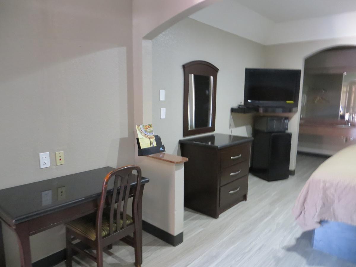 Regency Suites Iah Beltway 8 Houston Exteriör bild